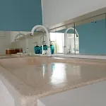 - Coastal Comfort With Outdoor Lounge - Wifi 아파트