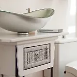 - Coastal Comfort With Outdoor Lounge - Wifi 아파트