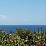 - Coastal Comfort With Outdoor Lounge - Wifi 아파트 *