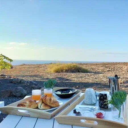 - Coastal Comfort With Outdoor Lounge - Wifi Teguise (Lanzarote)